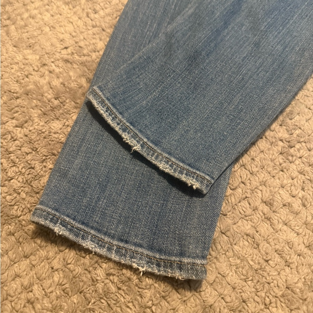 💙 Lucky Brand Sienna Slim Boyfriend Jeans Size 4 / 27 | Light Wash | Distressed - Picture 10 of 12